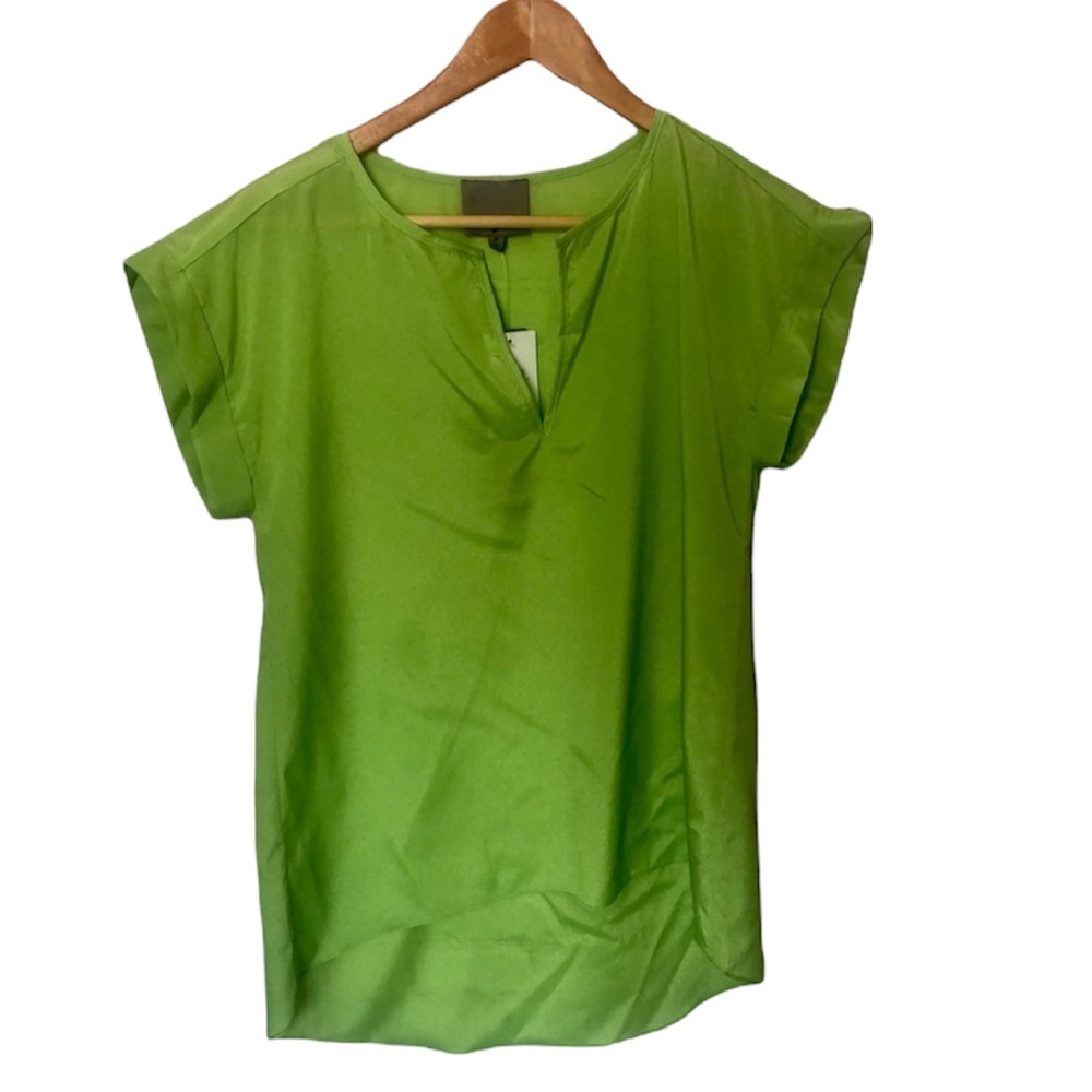 🌸ARYN K Cap Sleeve Solid Top Size Medium